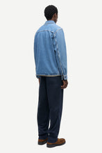 Laden Sie das Bild in den Galerie-Viewer, Samsøe Samsøe -  SADAMON B SHIRT - Retro wash denim
