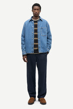 Laden Sie das Bild in den Galerie-Viewer, Samsøe Samsøe -  SADAMON B SHIRT - Retro wash denim
