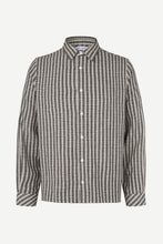 Laden Sie das Bild in den Galerie-Viewer, Samsøe Samsøe - SARYAN O SHIRT - Brown Ch

