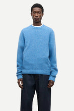 Laden Sie das Bild in den Galerie-Viewer, Samsøe Samsøe - SANATE SWEATER - Cyaneus Blau Pullover Samsøe Samsøe
