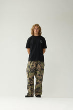 Laden Sie das Bild in den Galerie-Viewer, New Amsterdam - CPR TEE BLACK - BLACK
