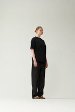 Laden Sie das Bild in den Galerie-Viewer, New Amsterdam - ECLIPSE TEE -BLACK
