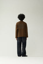 Laden Sie das Bild in den Galerie-Viewer, New Amsterdam - LOGO LONGSLEEVE WAFFLE- BROWN
