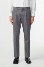 Laden Sie das Bild in den Galerie-Viewer, NN07 - Bill Tapered Hose - Dunkelgrau Hosen NN07
