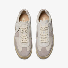 Laden Sie das Bild in den Galerie-Viewer, Clarks - Tor 80 - Off-White-Kombination Schuhe Clarks
