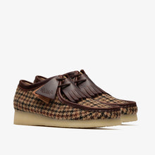 Laden Sie das Bild in den Galerie-Viewer, Clarks - Wallabee - Brown Tweed Combi
