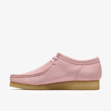 Laden Sie das Bild in den Galerie-Viewer, Clarks - Wallabee - Hellrosa Wildleder Schuhe Clarks
