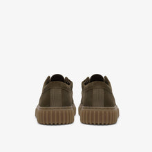 Laden Sie das Bild in den Galerie-Viewer, Clarks - Torhill Lo - Olivgrünes Veloursleder
