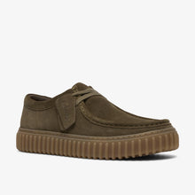 Laden Sie das Bild in den Galerie-Viewer, Clarks - Torhill Lo - Olivgrünes Veloursleder
