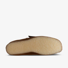 Laden Sie das Bild in den Galerie-Viewer, Clarks - Wallabee - Cola
