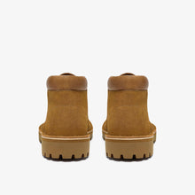 Laden Sie das Bild in den Galerie-Viewer, Clarks - DSRT 2456 Rock - Hellbraunes Wildleder Schuhe Clarks

