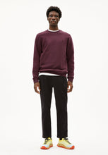 Laden Sie das Bild in den Galerie-Viewer, Armedangels - Baaro Fleece Sweatshirt - Dark Cranberry Pullover Armedangels
