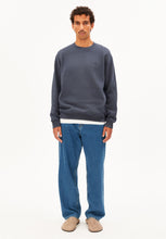 Laden Sie das Bild in den Galerie-Viewer, Armedangels - Baaro Fleece Sweatshirt - Moonshadow
