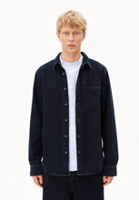 Laden Sie das Bild in den Galerie-Viewer, Armedangels -   Welt Pocket Denim Shirt - Aube

