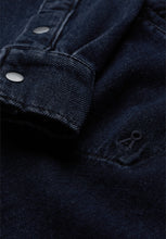 Laden Sie das Bild in den Galerie-Viewer, Armedangels -   Welt Pocket Denim Shirt - Aube
