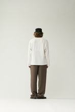 Laden Sie das Bild in den Galerie-Viewer, New Amsterdam - LOGO LONGSLEEVE WAFFLE - WHITE
