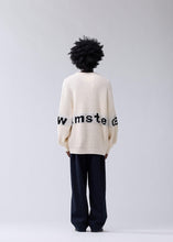 Laden Sie das Bild in den Galerie-Viewer, New Amsterdam - Name Crew Knit - Ecru/Black Pullover New Amsterdam
