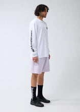 Laden Sie das Bild in den Galerie-Viewer, New Amsterdam - LOGO LONGSLEEVE - WHITE
