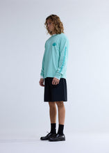 Laden Sie das Bild in den Galerie-Viewer, New Amsterdam - LOGO LONGSLEEVE OCEAN WAVE/SEA GREEN Longsleeves New Amsterdam
