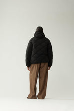 Laden Sie das Bild in den Galerie-Viewer, New Amsterdam - New Amsterdam, Detachable Jacket AW26, Black
