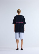 Laden Sie das Bild in den Galerie-Viewer, New Amsterdam - SURF CENTRE TEE WASHED BLACK T-Shirts New Amsterdam

