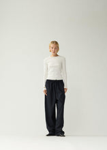 Laden Sie das Bild in den Galerie-Viewer, New Amsterdam - Reworked Trouser Black
