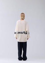 Laden Sie das Bild in den Galerie-Viewer, New Amsterdam - Name Crew Knit - Ecru/Black Pullover New Amsterdam
