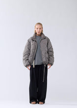 Laden Sie das Bild in den Galerie-Viewer, New Amsterdam - Detachable Jacket - Dark Taupe Jacken New Amsterdam
