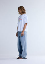 Laden Sie das Bild in den Galerie-Viewer, New Amsterdam - RESORTS TEE - WHITE T-Shirts New Amsterdam
