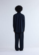 Laden Sie das Bild in den Galerie-Viewer, New Amsterdam - BEACH SHIRT BLACK Hemden New Amsterdam
