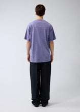Laden Sie das Bild in den Galerie-Viewer, New Amsterdam - Logo Tee - Purple Haze T-Shirts New Amsterdam
