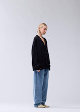 Laden Sie das Bild in den Galerie-Viewer, New Amsterdam - Logo Cardigan - Black Sweatshirts New Amsterdam
