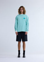 Laden Sie das Bild in den Galerie-Viewer, New Amsterdam - LOGO LONGSLEEVE OCEAN WAVE/SEA GREEN Longsleeves New Amsterdam
