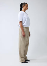 Laden Sie das Bild in den Galerie-Viewer, New Amsterdam - Work Trousers Twill Spray - Green Hosen New Amsterdam
