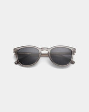Laden Sie das Bild in den Galerie-Viewer, A. Kjærbede - Bate Sunglasses - Grey Transparent Accessoires A. Kjærbede
