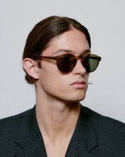 Laden Sie das Bild in den Galerie-Viewer, A. Kjærbede - Marvin Sunglasses - Smoke Transparent Accessoires A. Kjærbede
