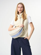 Laden Sie das Bild in den Galerie-Viewer, Aevor - Bike Sling Bag - Off-White Accessoires Aevor
