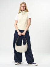 Laden Sie das Bild in den Galerie-Viewer, Aevor - Bike Sling Bag - Off-White Accessoires Aevor
