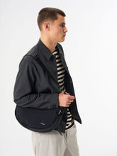 Laden Sie das Bild in den Galerie-Viewer, Aevor - Bike Sling Bag - Black Accessoires Aevor
