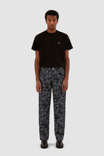Laden Sie das Bild in den Galerie-Viewer, Arte Antwerp - Jonas Flower Pants - Navy Hosen Arte Antwerp
