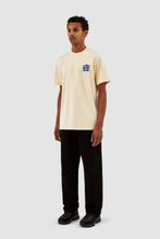 Laden Sie das Bild in den Galerie-Viewer, Arte Antwerp - Tommy Back Multi T-Shirt -Cream T-Shirts Arte Antwerp
