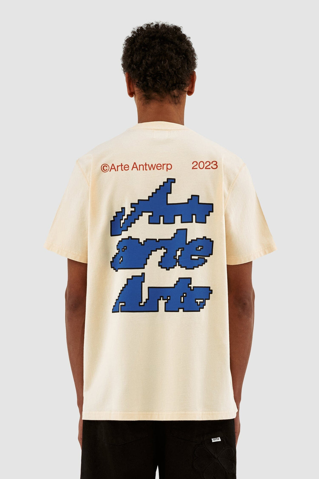 Arte Antwerp - Tommy Back Multi T-Shirt -Cream T-Shirts Arte Antwerp