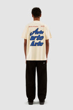 Laden Sie das Bild in den Galerie-Viewer, Arte Antwerp - Tommy Back Multi T-Shirt -Cream T-Shirts Arte Antwerp
