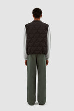Laden Sie das Bild in den Galerie-Viewer, Arte Antwerp - Vince Heart Vest - Black T-Shirts Arte Antwerp
