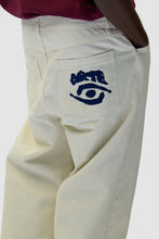 Laden Sie das Bild in den Galerie-Viewer, Arte Antwerp - Back Pocket Graphic Pants - Cream Hosen Arte Antwerp
