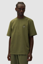 Laden Sie das Bild in den Galerie-Viewer, Arte Antwerp - Heart T-Shirt - Green T-Shirts Arte Antwerp
