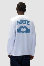Laden Sie das Bild in den Galerie-Viewer, Arte Antwerp - Diels Scribble Longsleeve - White Longsleeves Arte Antwerp
