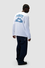 Laden Sie das Bild in den Galerie-Viewer, Arte Antwerp - Diels Scribble Longsleeve - White Longsleeves Arte Antwerp
