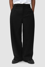 Laden Sie das Bild in den Galerie-Viewer, Arte Antwerp - Wool Pleated Pants - Black Hosen Arte Antwerp
