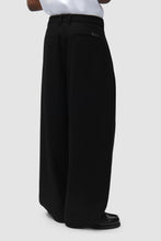 Laden Sie das Bild in den Galerie-Viewer, Arte Antwerp - Wool Pleated Pants - Black Hosen Arte Antwerp
